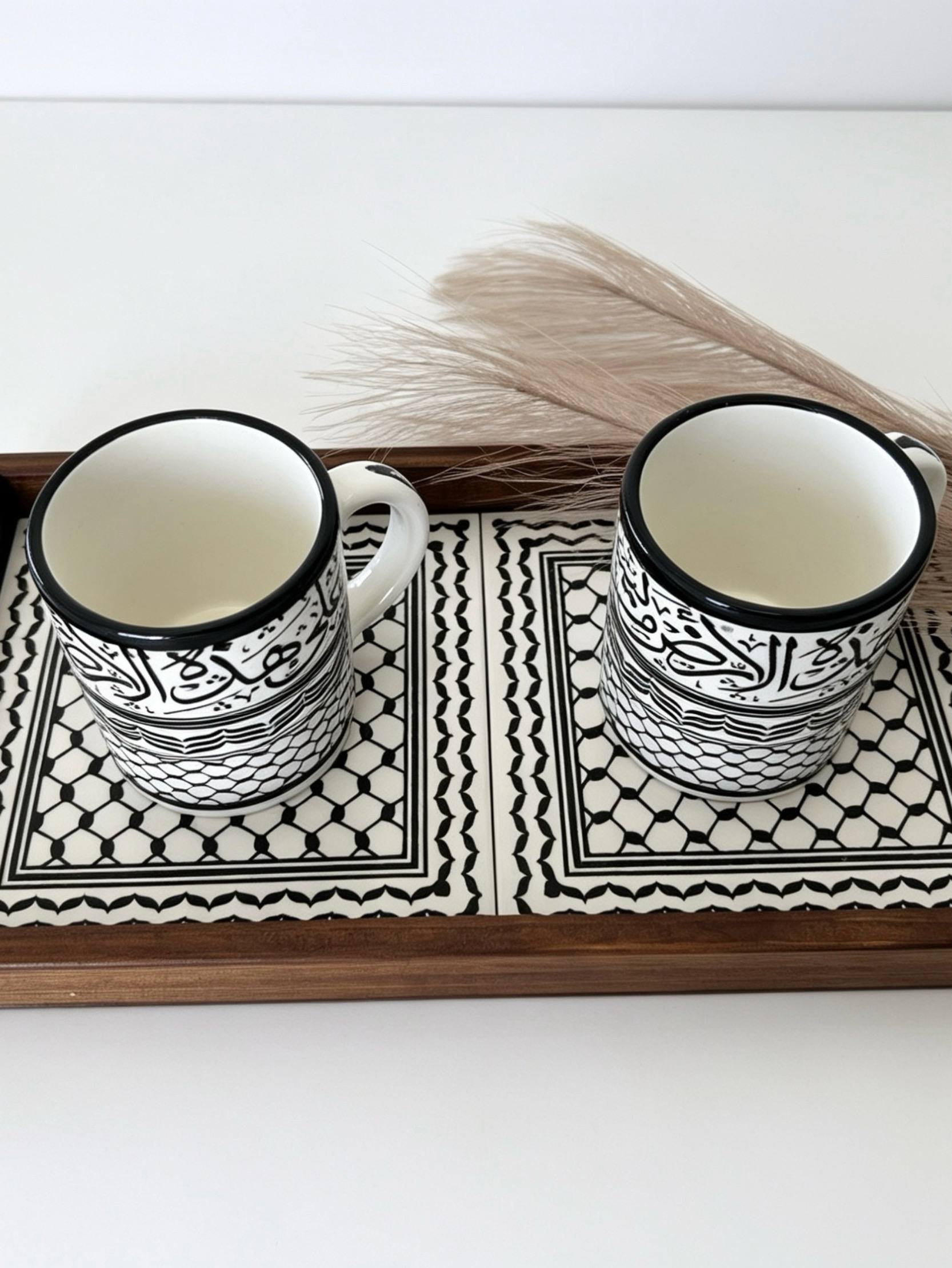 Mehr als nur ein Kaffee-Set. Ein Stück palästinensischer Identität.