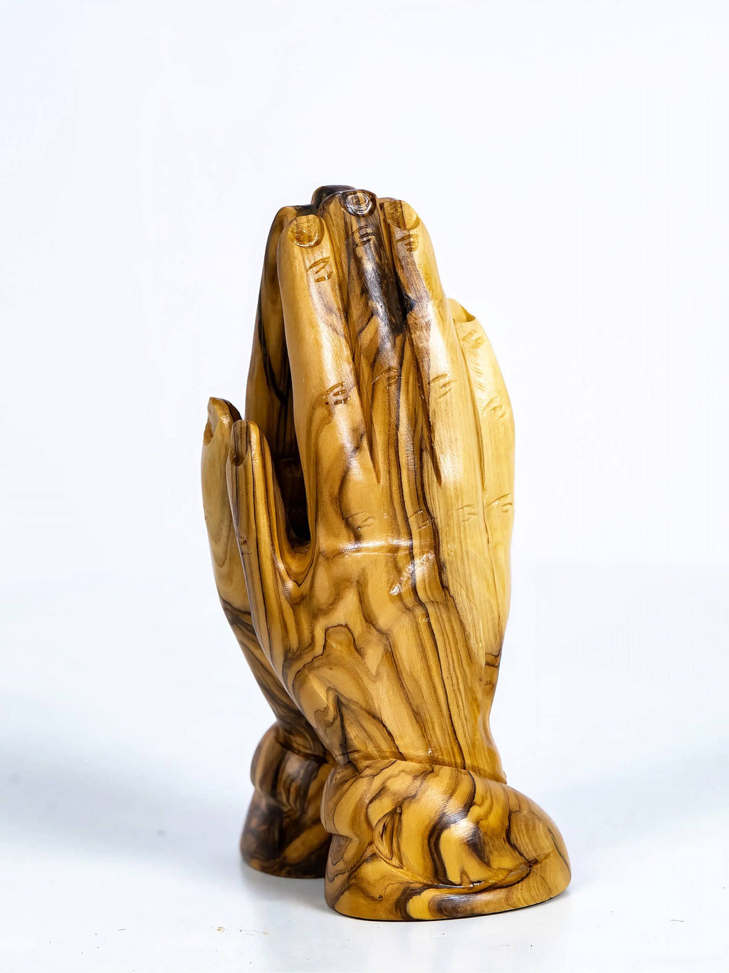 Aus Olivenholz gefertigte Skulptur