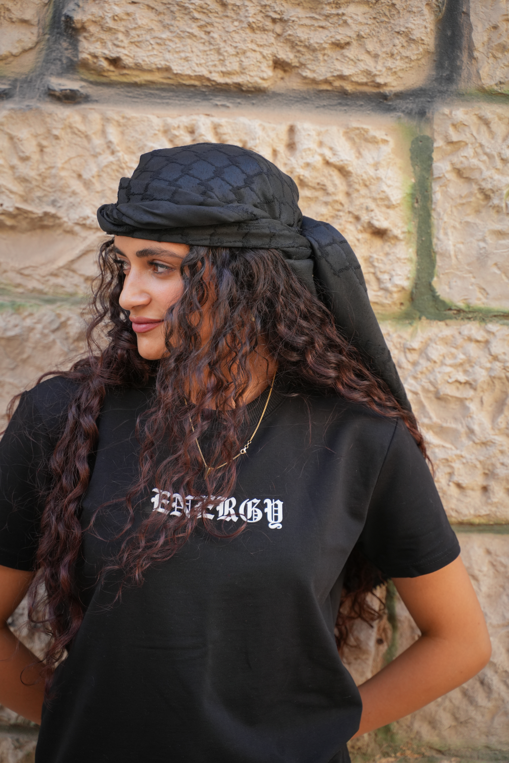 Black Edition Kufiya aus Palästina - mit schwarzen Nähten