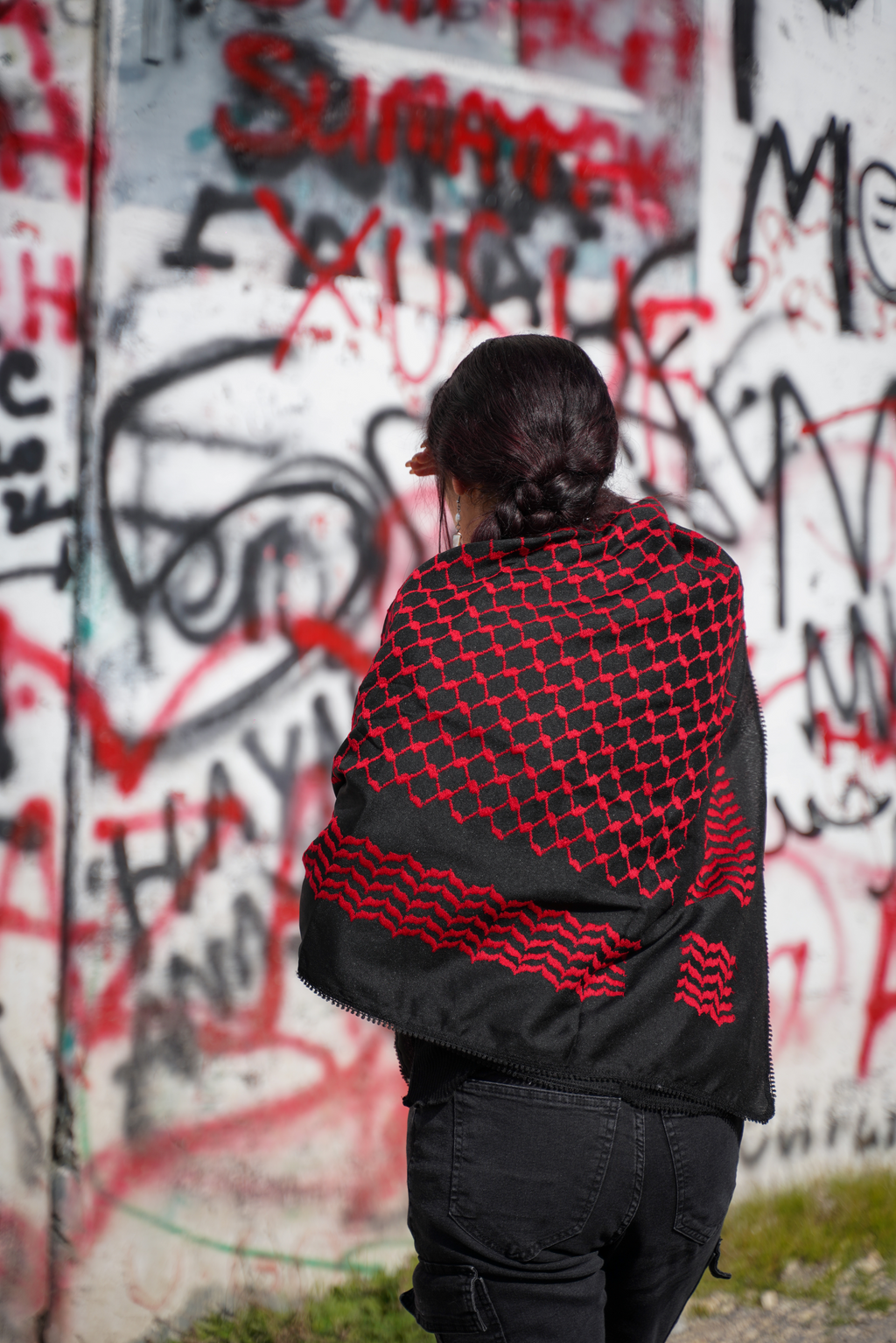 Black Edition Kufiya mit rotem Webmuster