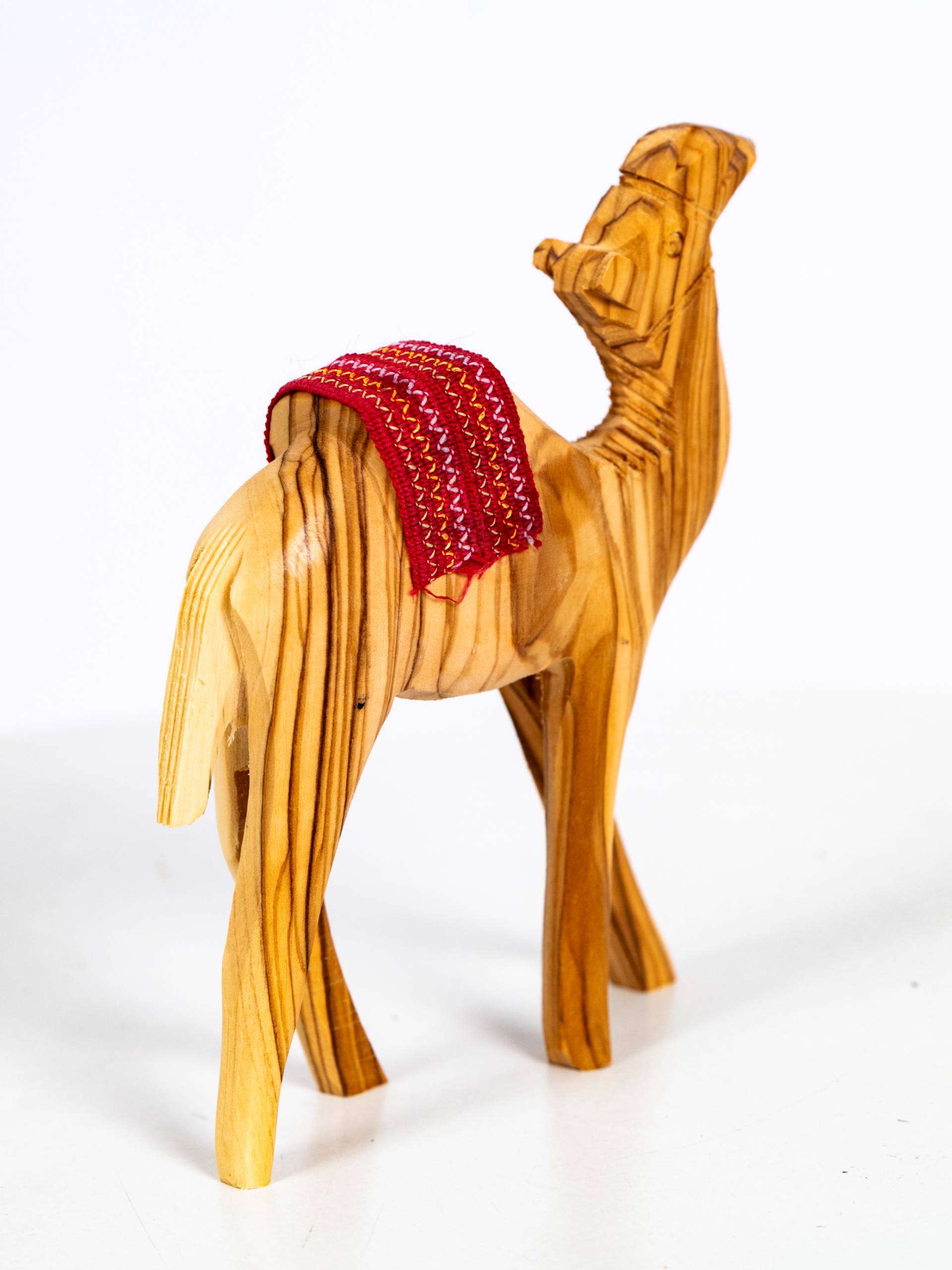 Handgeschnitztes Kamel aus Olivenholz - Handgeschnitzt mit Stoffsattel