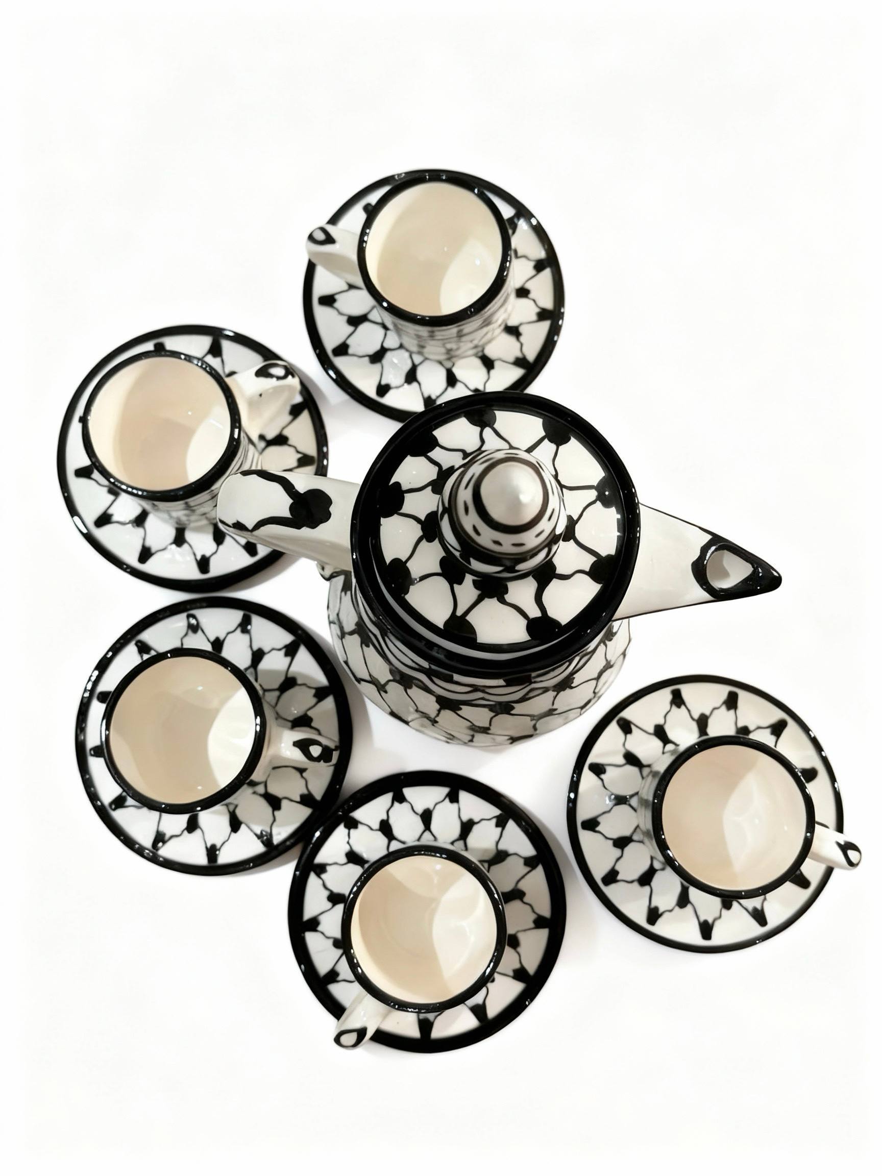 Unser Kaffee Set aus Hebron, mit Kanne und 5 Tassen.