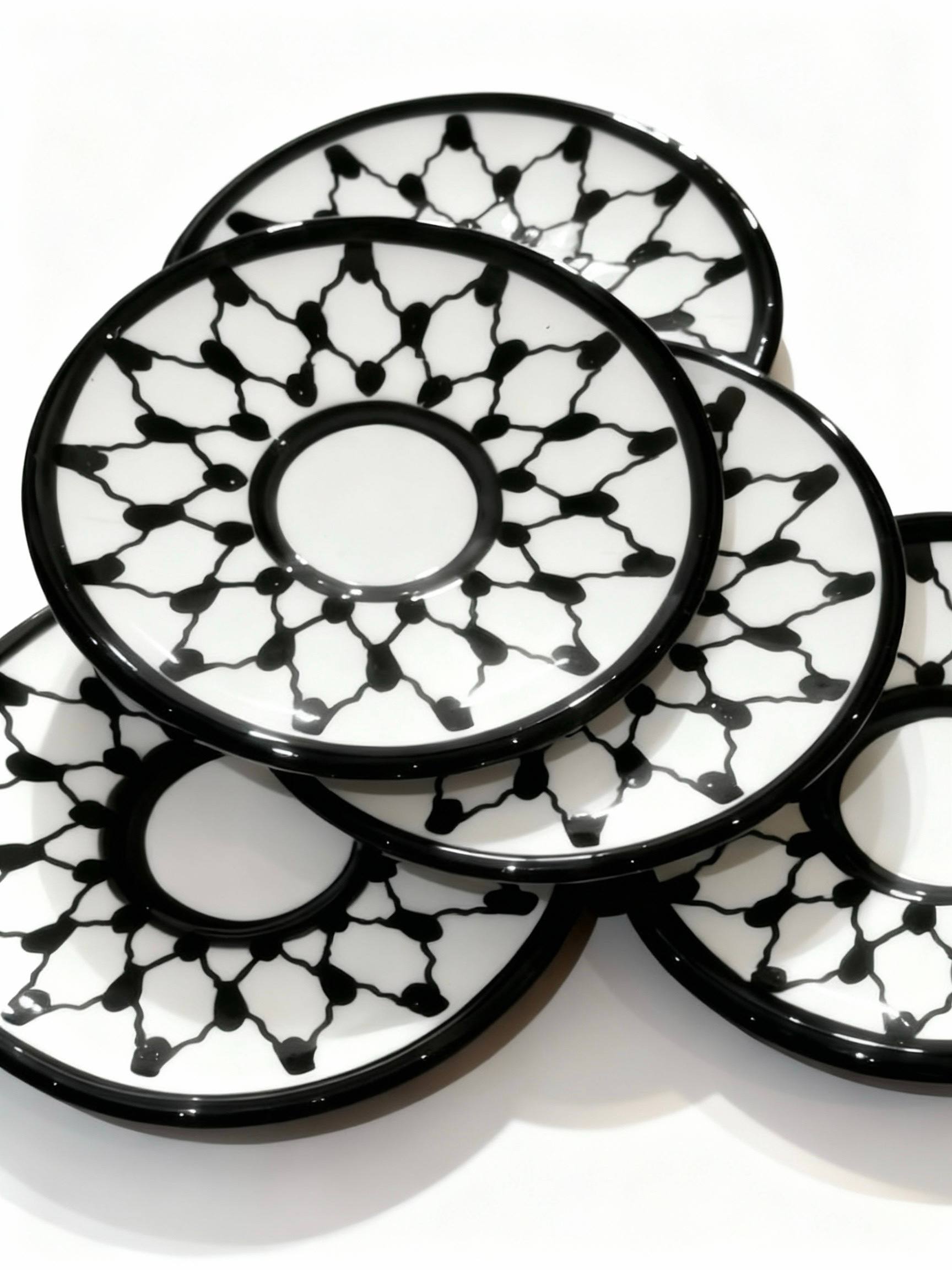 Untertassen in Kufiya Stil - handbemalt in Hebron