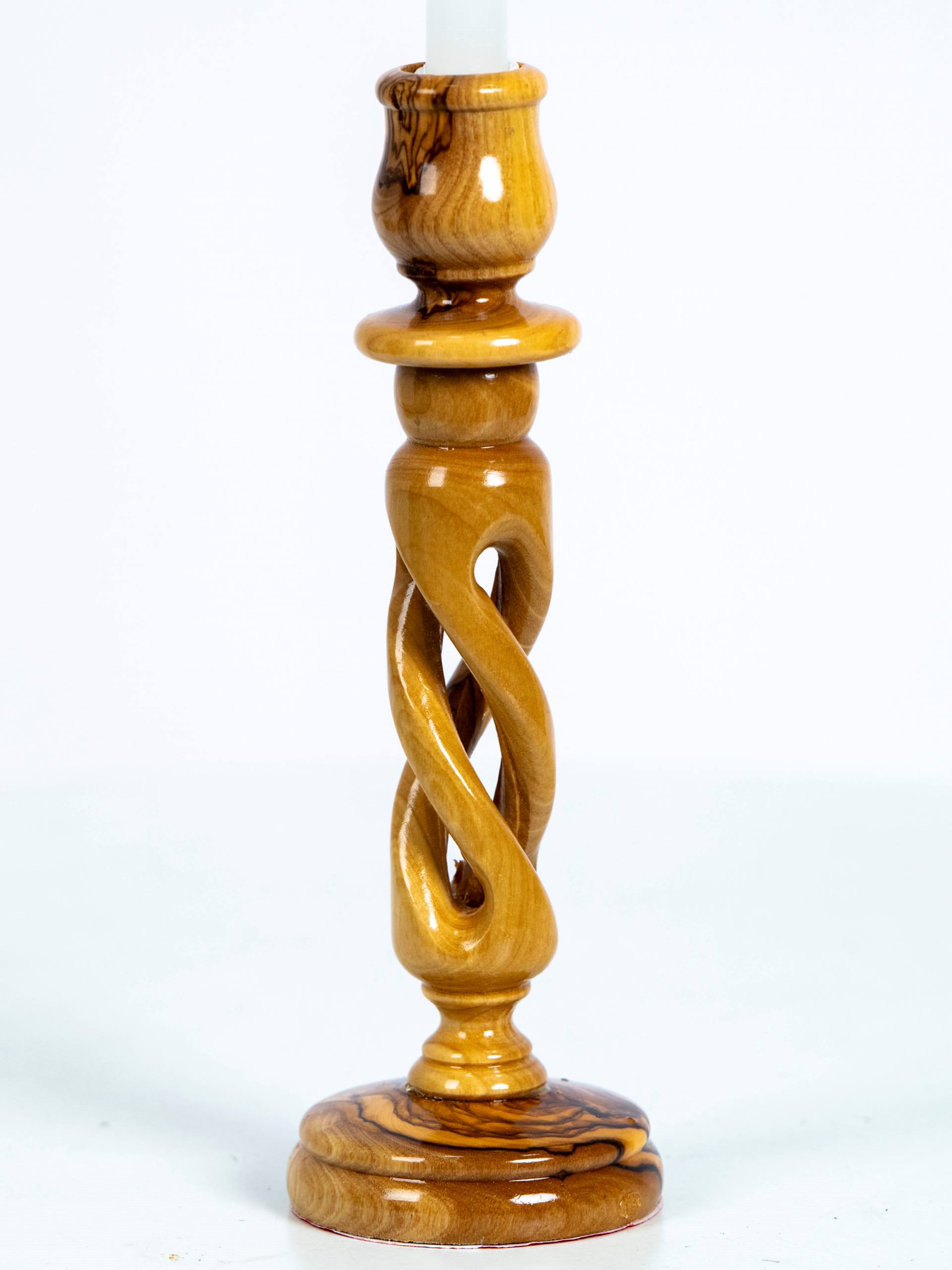 Maserung des Kerzenständers aus Olivenholz