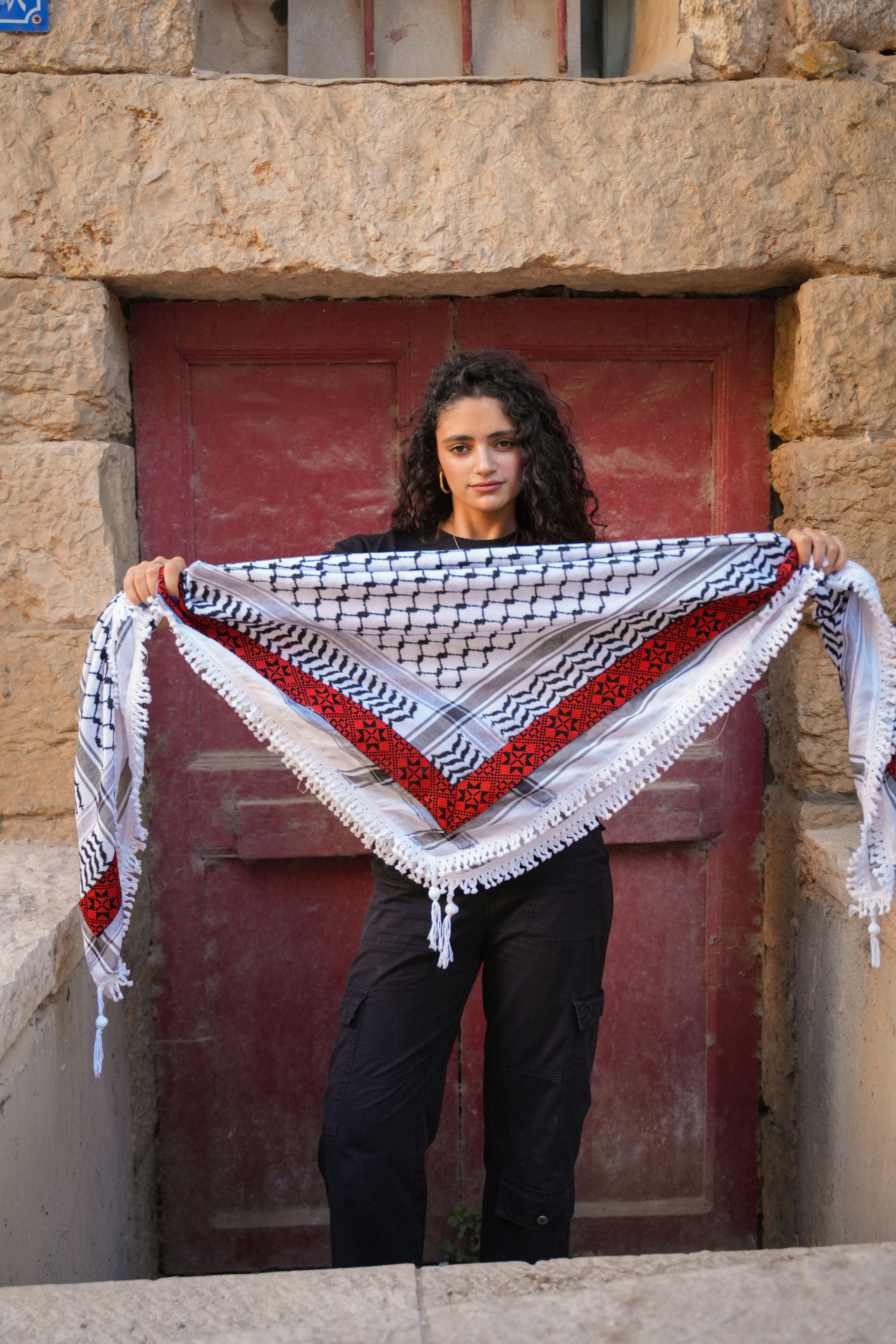 Klassische Tatreez Kufiya - Original handgemacht in Palästina