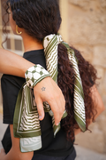 Kufiya Bandana aus Palästina | olive grün | Satin Tuch aus Nablus