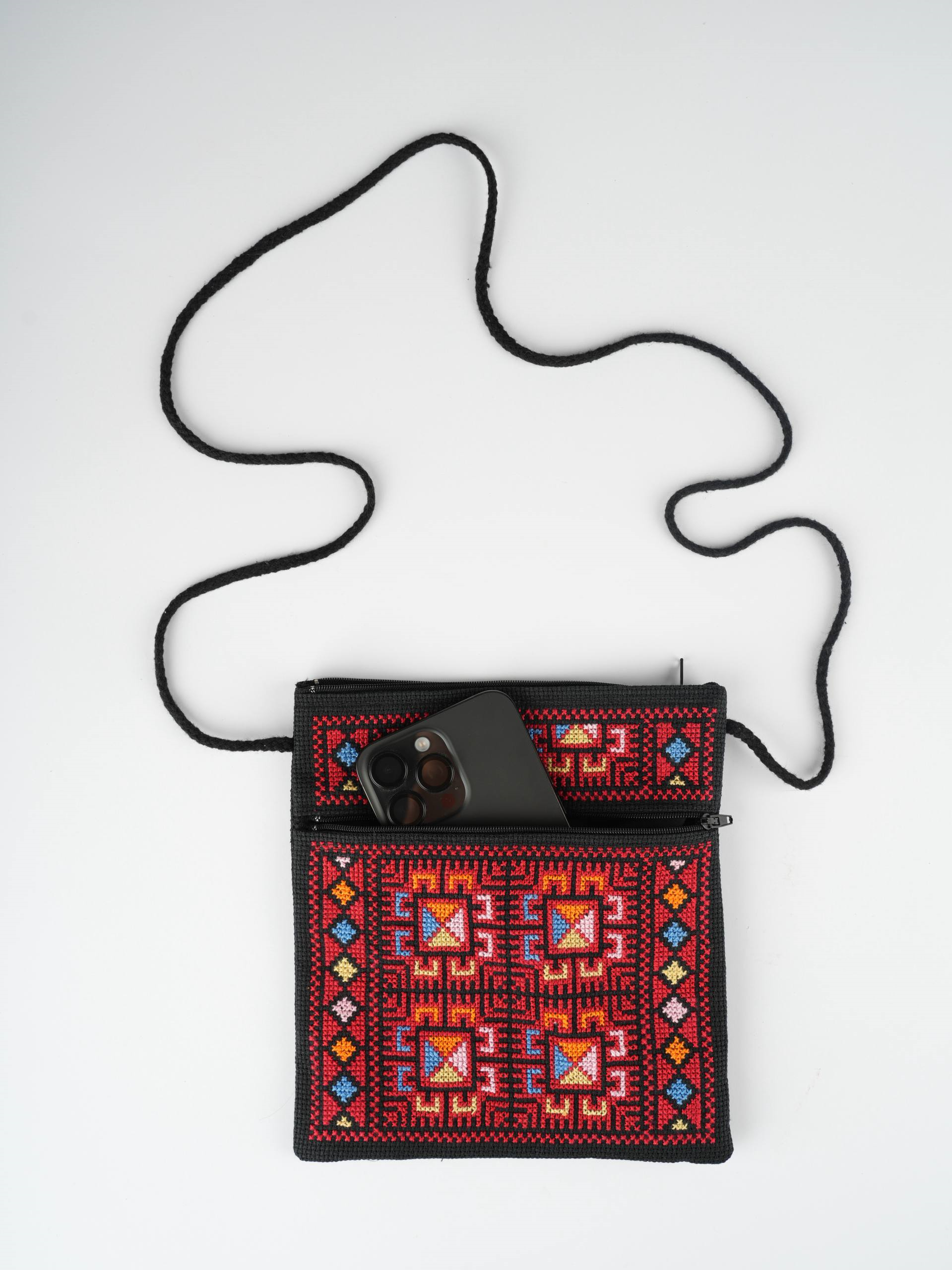 Studioaufnahme der Tatreez Tasche