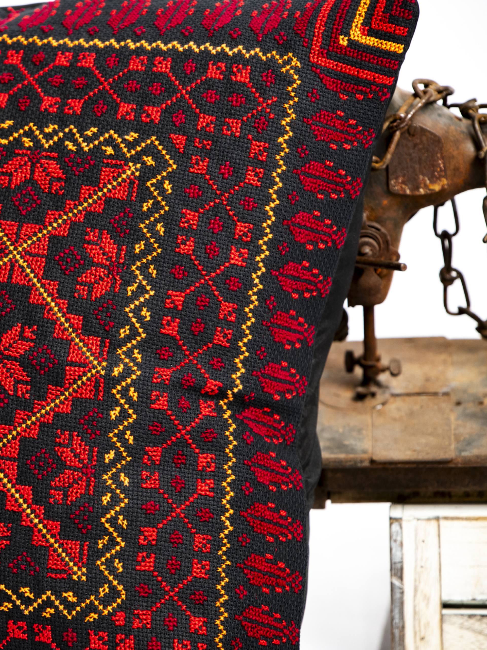 Tatreez Kissenhülle aus dem Dheisheh Camp - Details der Stickerei