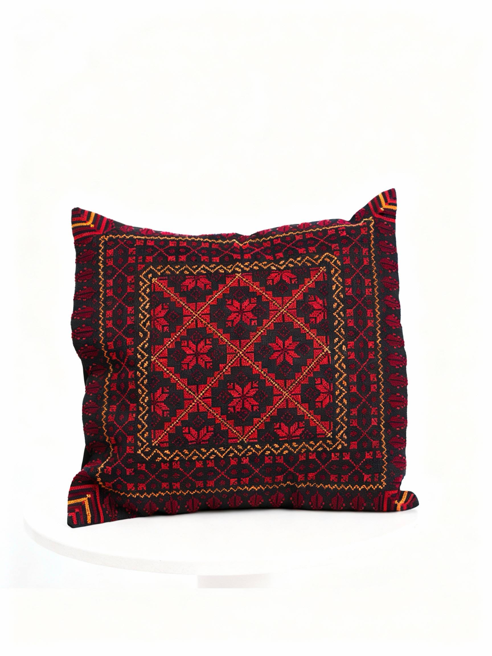 Kissenhülle handgefertigt. Tatreez Stickerei in rot. Aus Palästina