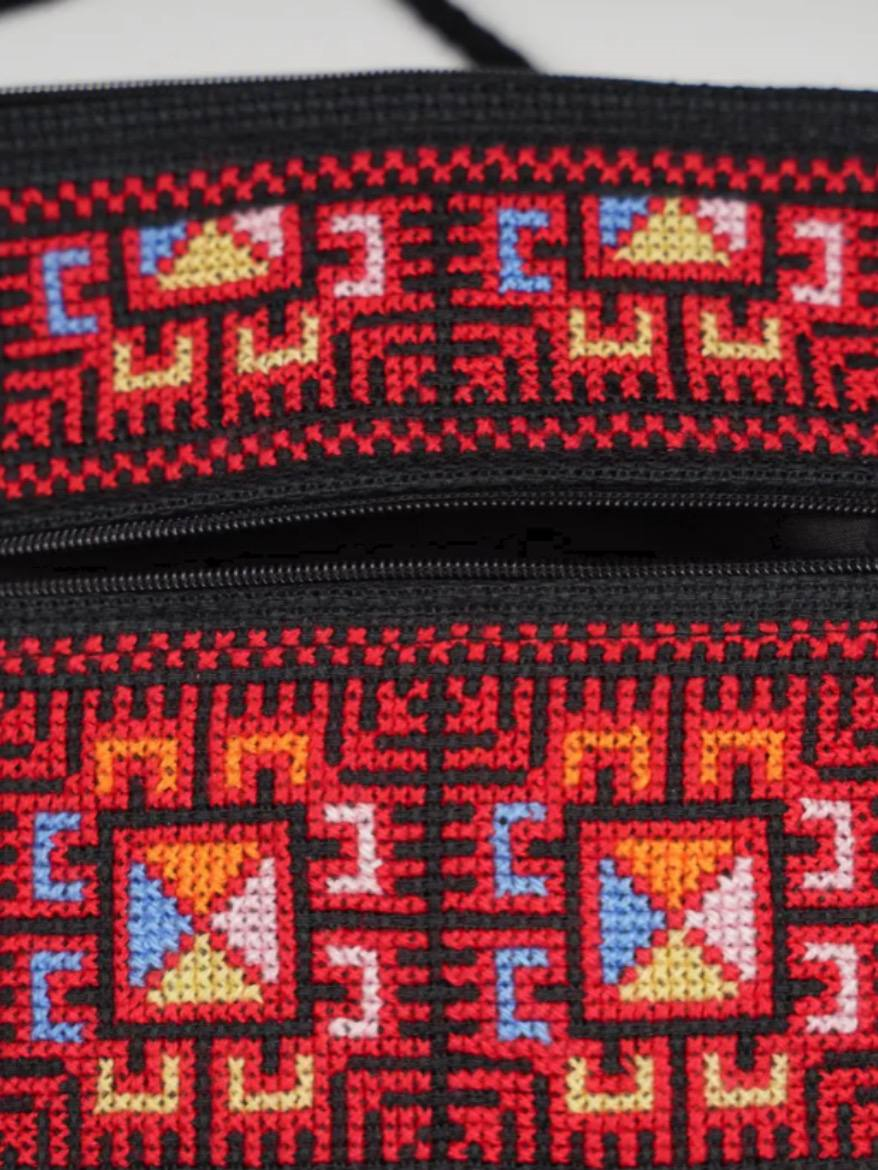 Crossbody mit Tatreez Stickerei