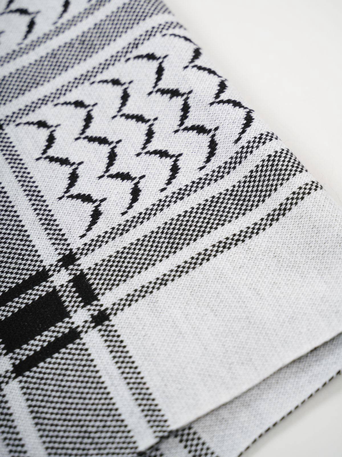 Der XL Kufiya Schal mit dem traditonellen Mustern einer Keffiyeh