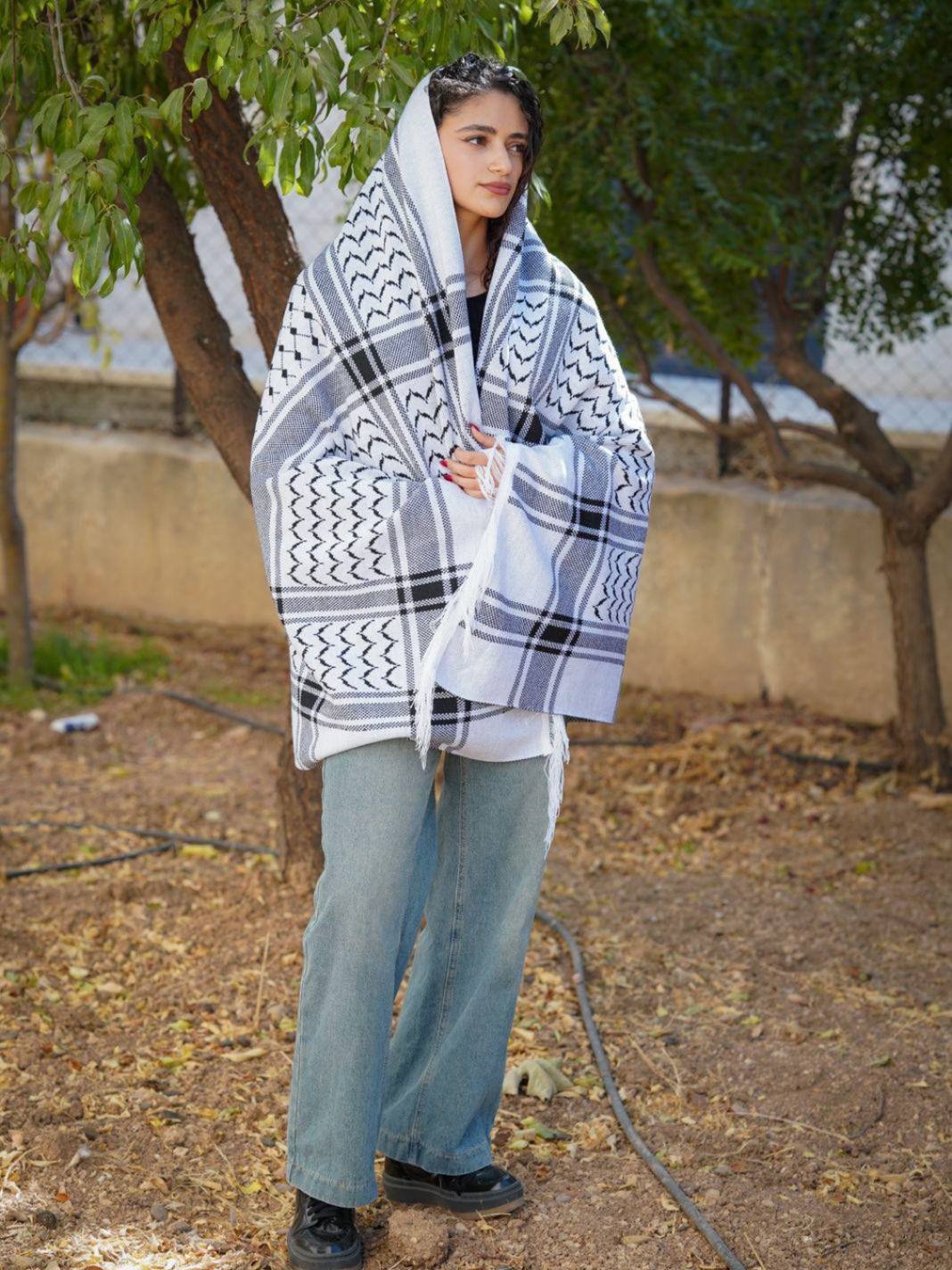 Kuschelig weicher XL-Schal aus Palästina im Kufiya Design